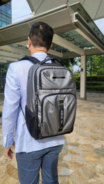 Load image into Gallery viewer, Travel business backpack SN2640 Silver
